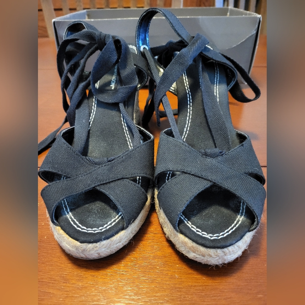 Hillard & Hanson Black Lace Up Espadrille Wedge Heel sz 7.5